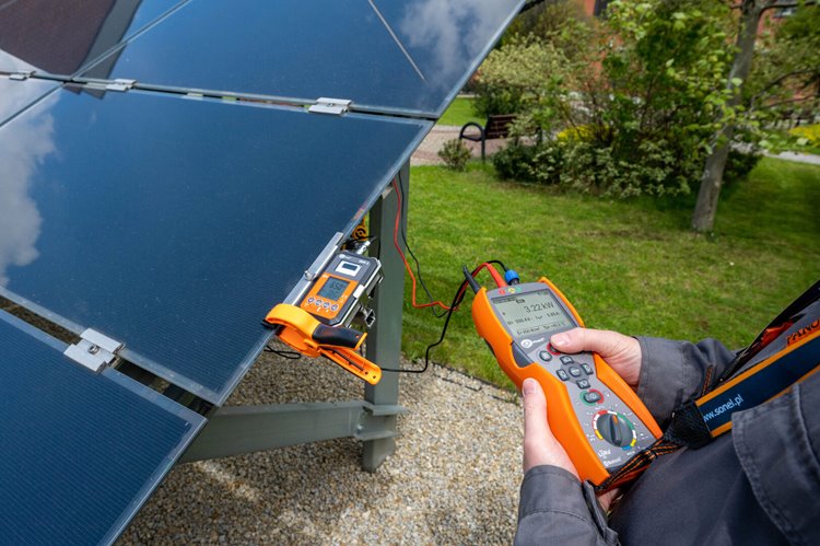 Electrical Safety in Photovoltaics with Power Quality Expert
